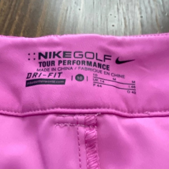 ⛳️ Nike Dri Fit Golf Skirt with shorts ⛳️ - Picture 3 of 4